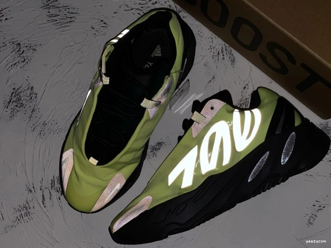 Yeezy Adidas MNVN FY3727 700 Boost Phosphor 0920